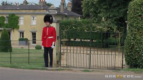 Sofia Lee, Danny D Stroking The Guards Post / 12.10.2019